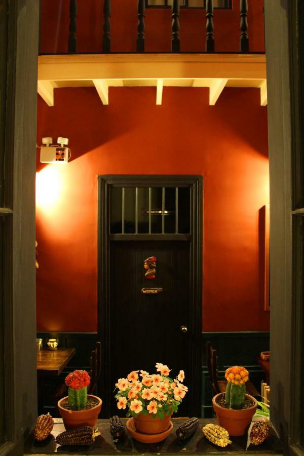 Kaclla, The Healing Dog Hostel Lima Exterior photo