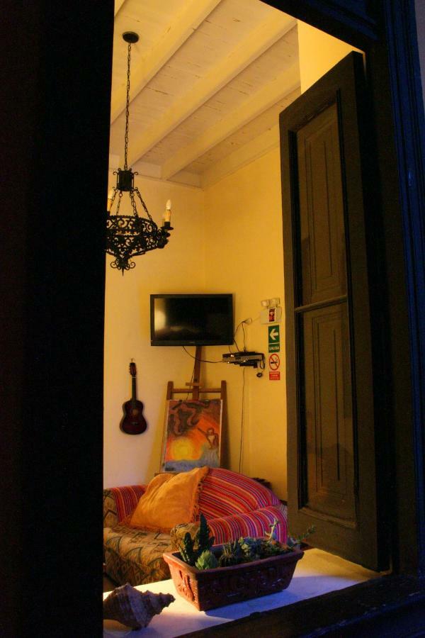 Kaclla, The Healing Dog Hostel Lima Exterior photo